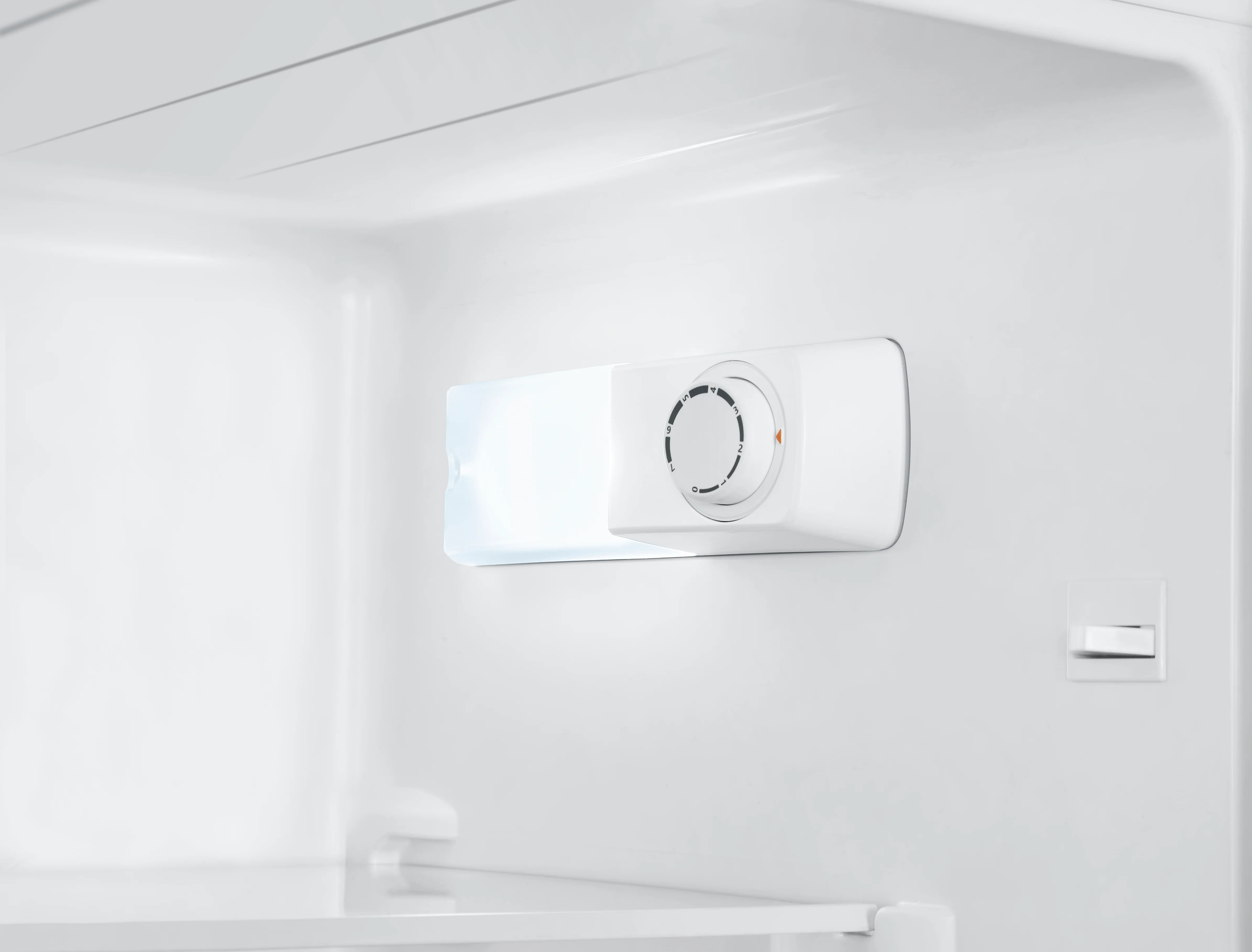 Refrigeradora Hisense RT55D6AAE | 5.5 Pies Cúbicos | Top Mount - Image 6