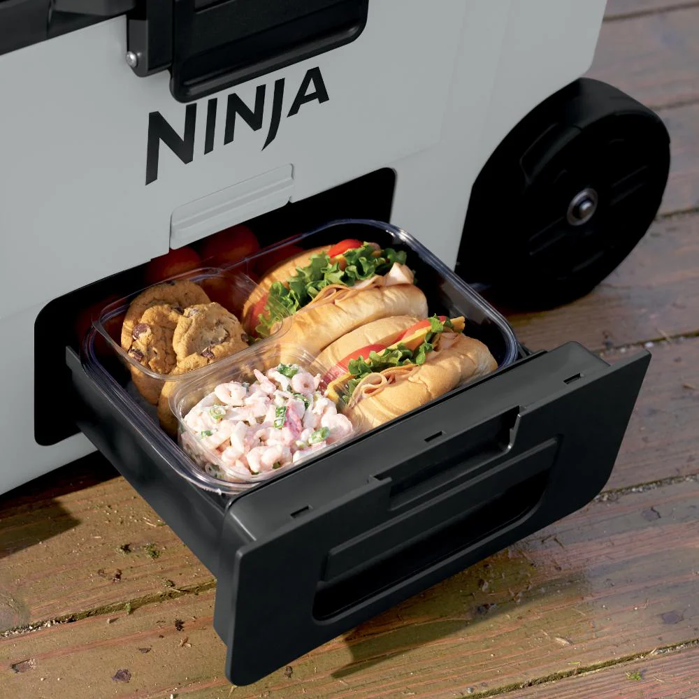 Cooler Ninja FrostVault 45QT FB245WH | Con Ruedas | Cold Dry Zone - Image 11